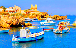 Самый маленький населенный остров в Испании